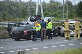 Ravage na ongeluk op A1, wonder boven wonder geen zwaargewonden