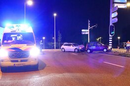 Auto&#39;s botsen bij oprit A5: twee auto&#39;s total-loss