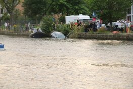 Auto verdwijnt onder water aan Jacob Catskade