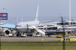 Vliegtuig met 180 evacuees uit Kabul geland op Schiphol