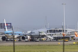 Vliegtuig met 180 evacuees uit Kabul geland op Schiphol