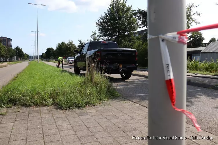 Fietser zwaargewond na botsing met pick-up