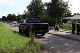 Fietser zwaargewond na botsing met pick-up