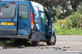 Gewonde en veel schade bij ongeval Weesp