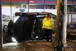 Auto gecrasht in Amsterdam-Slotermeer
