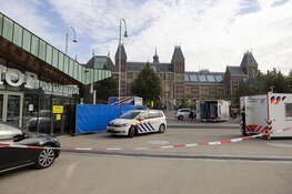 Politie doet onderzoek naar overleden persoon op Museumplein