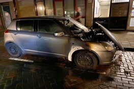Auto in brand op de Derde Oosterparkstraat