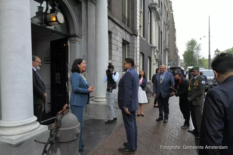 Burgemeester Halsema ontvangt president Santokhi van Suriname