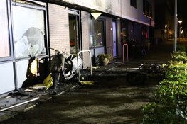 Enorme schade aan woningen na scooterbrand in Slotervaart