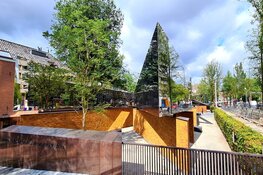 Holocaust Namenmonument aan het Weesperplantsoen onthuld