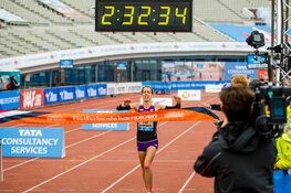 Khalid Choukoud en Bo Ummels lopen voor nationale titels tijdens TCS Amsterdam Marathon
