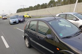 Twee gewonden bij botsing op A8