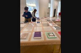 Uitgever Donker blij met ‘Best verzorgde boek 2020” in Stedelijk Museum