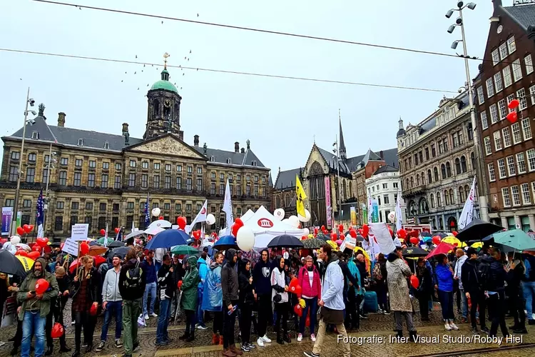 Duizenden mensen bij coronaprotest op de Dam