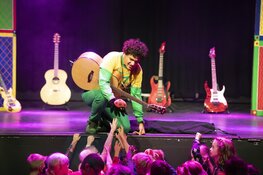 Kindermuzikant Dirk Scheele maakt zich zorgen over wegbezuiniging muziekonderwijs
