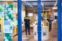 Weer overval op telecomwinkel op het Bijlmerplein in Amsterdam