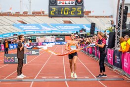 Tola en Tanui winnen TCS Amsterdam Marathon in recordtijden