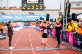Tola en Tanui winnen TCS Amsterdam Marathon in recordtijden