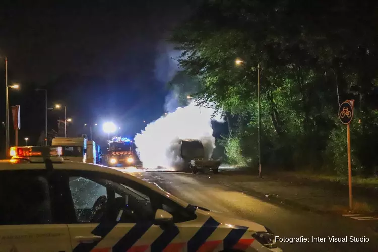 Bestelbus uitgebrand op de Bok de Korverweg