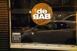 Beschieting café in de Zeilstraat; Amsterdam-Zuid