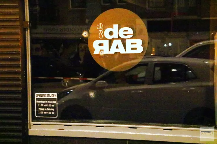 Beschieting café in de Zeilstraat; Amsterdam-Zuid