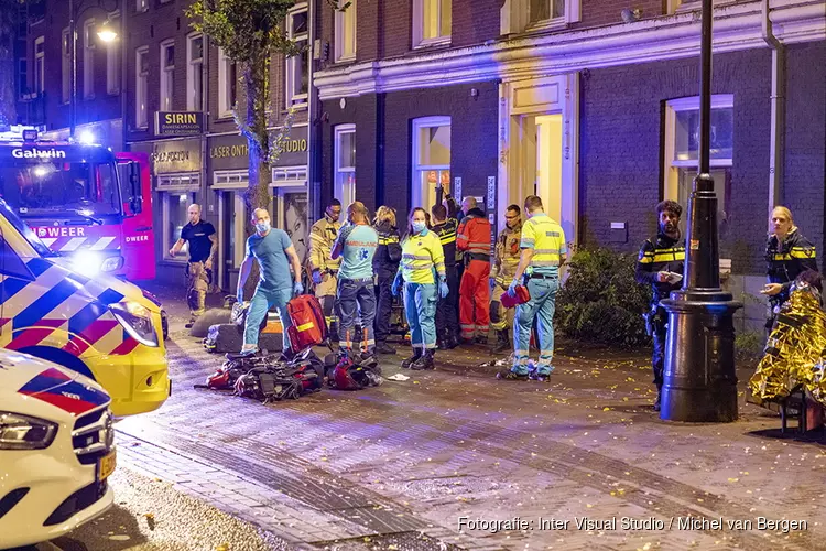 Man overleden na woningbrand aan de Dapperstraat in Amsterdam