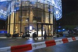 Overval op Fletcher hotel aan de Schepenbergweg in Amsterdam