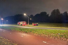 Auto in brand, een persoon aangehouden