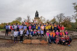 Scholieren planten bollen voor Tulp Festival 2022
