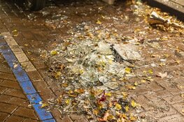 Ramen twee bedrijfspanden door explosie vernielt in Amsterdam