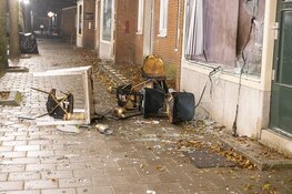 Ramen twee bedrijfspanden door explosie vernielt in Amsterdam
