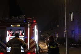 Brandweer haalt gezin uit woning in Amsterdam Nieuw-West