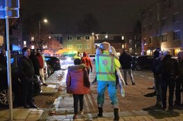 Brandweer haalt gezin uit woning in Amsterdam Nieuw-West