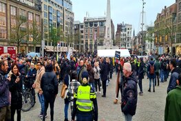 Duizenden mensen ondanks geannuleerde demonstratie op de Dam. Protestmars zonder problemen verlopen