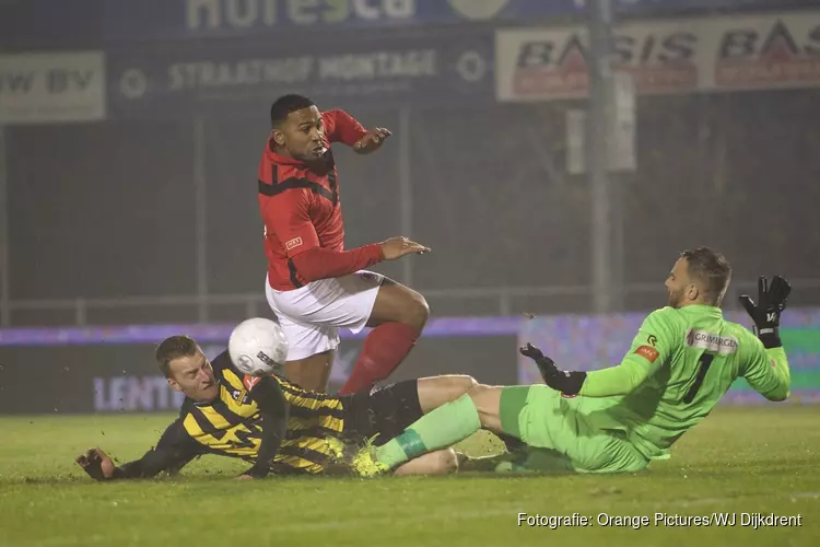 AFC in extremis langs Rijnsburgse Boys. Tillema doet oude ploeg pijn