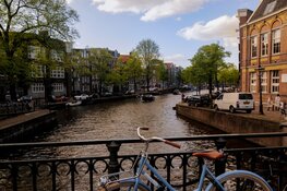 4 typen boten die je kunt huren voor op de Amsterdamse grachten