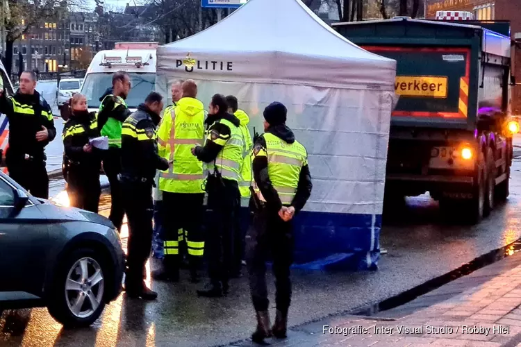 Persoon overleden bij ongeval op Waterlooplein