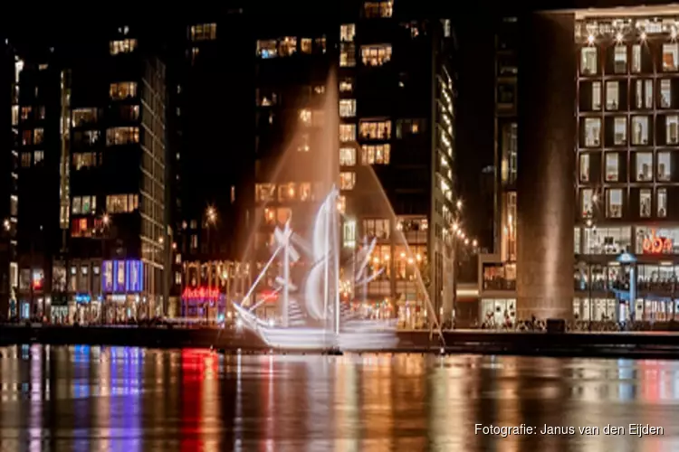 Stad ook &#39;s avonds verlicht met lichtkunst Amsterdam Light Festival