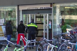 Man in been gestoken in Amsterdam-Oost