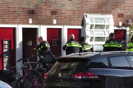 Man in been gestoken in Amsterdam-Oost