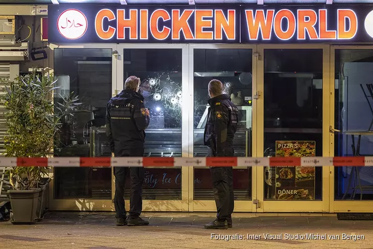 Winkelpand meerdere keren beschoten aan de Osdorper Ban in Amsterdam