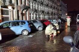 Auto in brand aan de Delistraat in Amsterdam