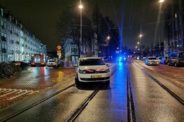 Auto in brand aan de Delistraat in Amsterdam