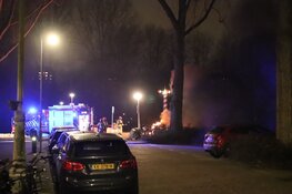 Meerdere auto&#39;s en scooters in brand op oudejaarsavond