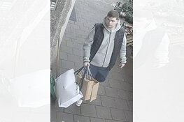 Gezocht: Pinnen met gestolen bankpas in Amsterdam Zuid