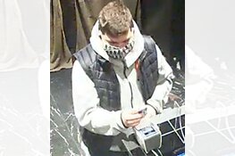 Gezocht: Pinnen met gestolen bankpas in Amsterdam Zuid