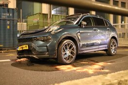 Auto gecrasht op Mauritskade