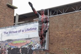 Olympisch Stadion beklad met anti-fascistische leuzen