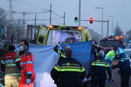 Ernstig gewonde na steekincident in Osdorp, jonge verdachte op de vlucht
