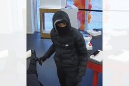 Overvallen telecomwinkels Bijlmerplein: politie zoekt informatie en roept op tot alertheid
